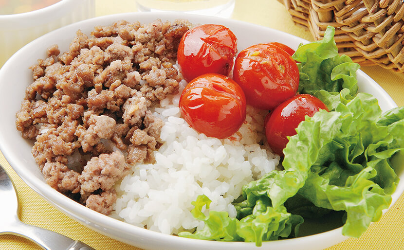 ひき肉とホットトマトの丼